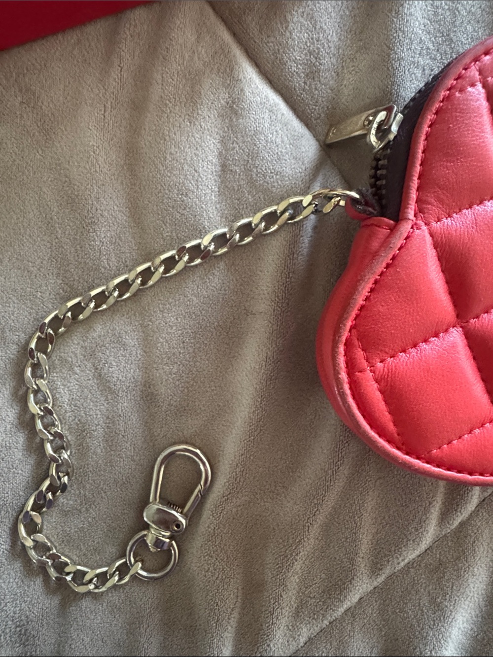 Carolina Herrera Quilted Red Heart Coin Pouch Keychain - Picture 4 of 11